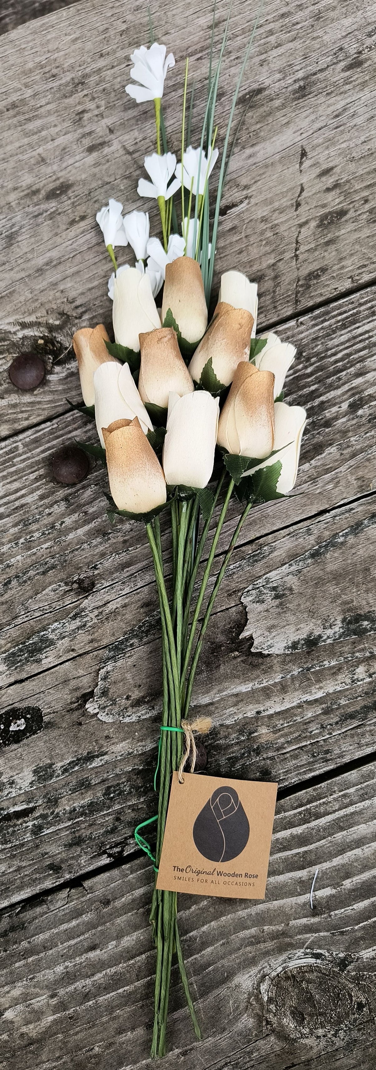 Wooden Rose Bouquet – Gold & White