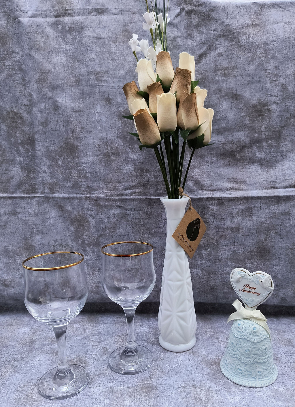 Wooden Rose Bouquet – Gold & White