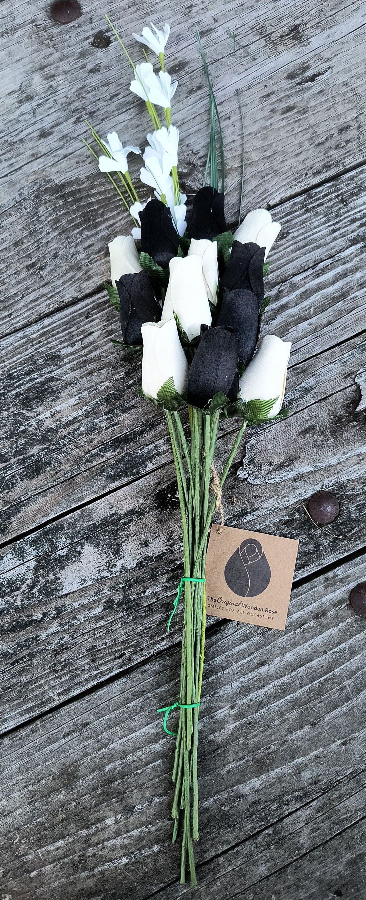 Everyday Wooden Rose Bouquet – Black & White