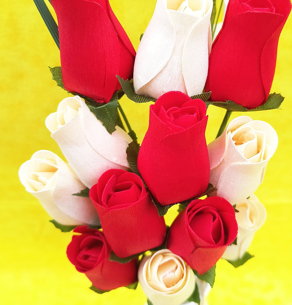 Wooden Rose Bouquet – Red & White