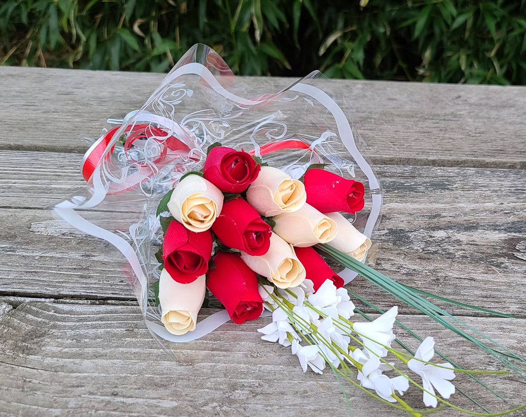 Wooden Rose Bouquet – Red & White