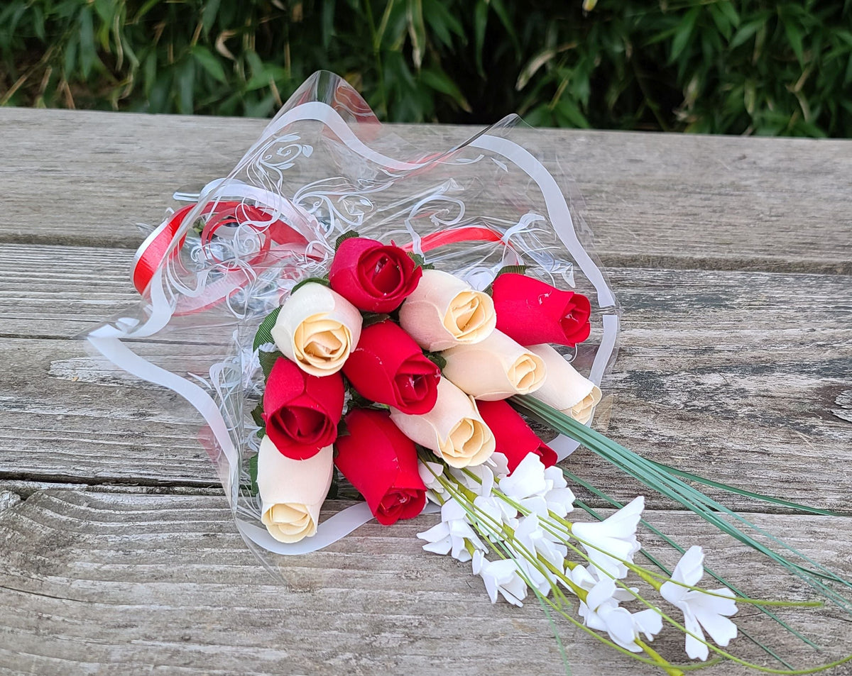 Wooden Rose Bouquet – Red & White