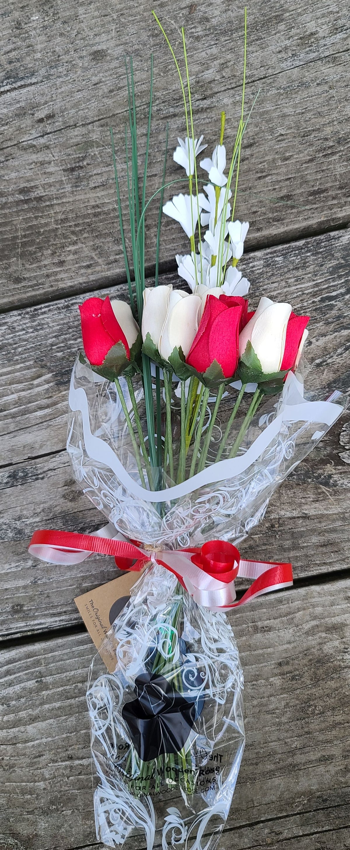 Wooden Rose Bouquet – Red & White
