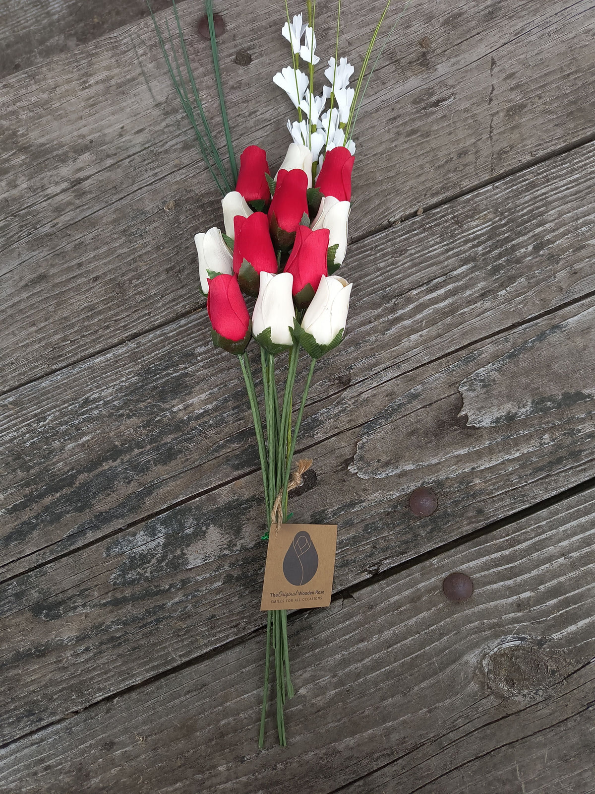 Wooden Rose Bouquet – Red & White