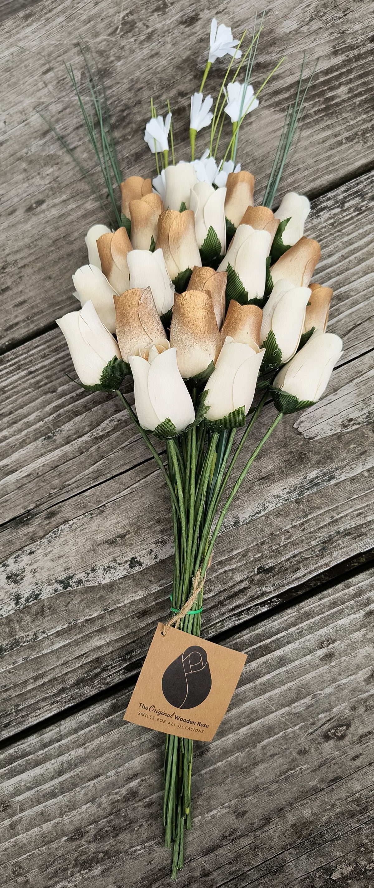 Wooden Rose Bouquet – Gold & White