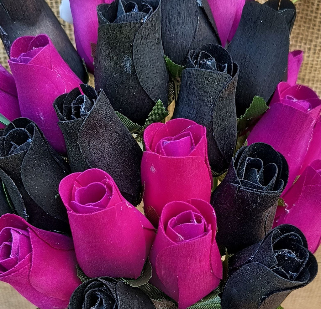 Wooden Rose Bouquet – Black & Violet