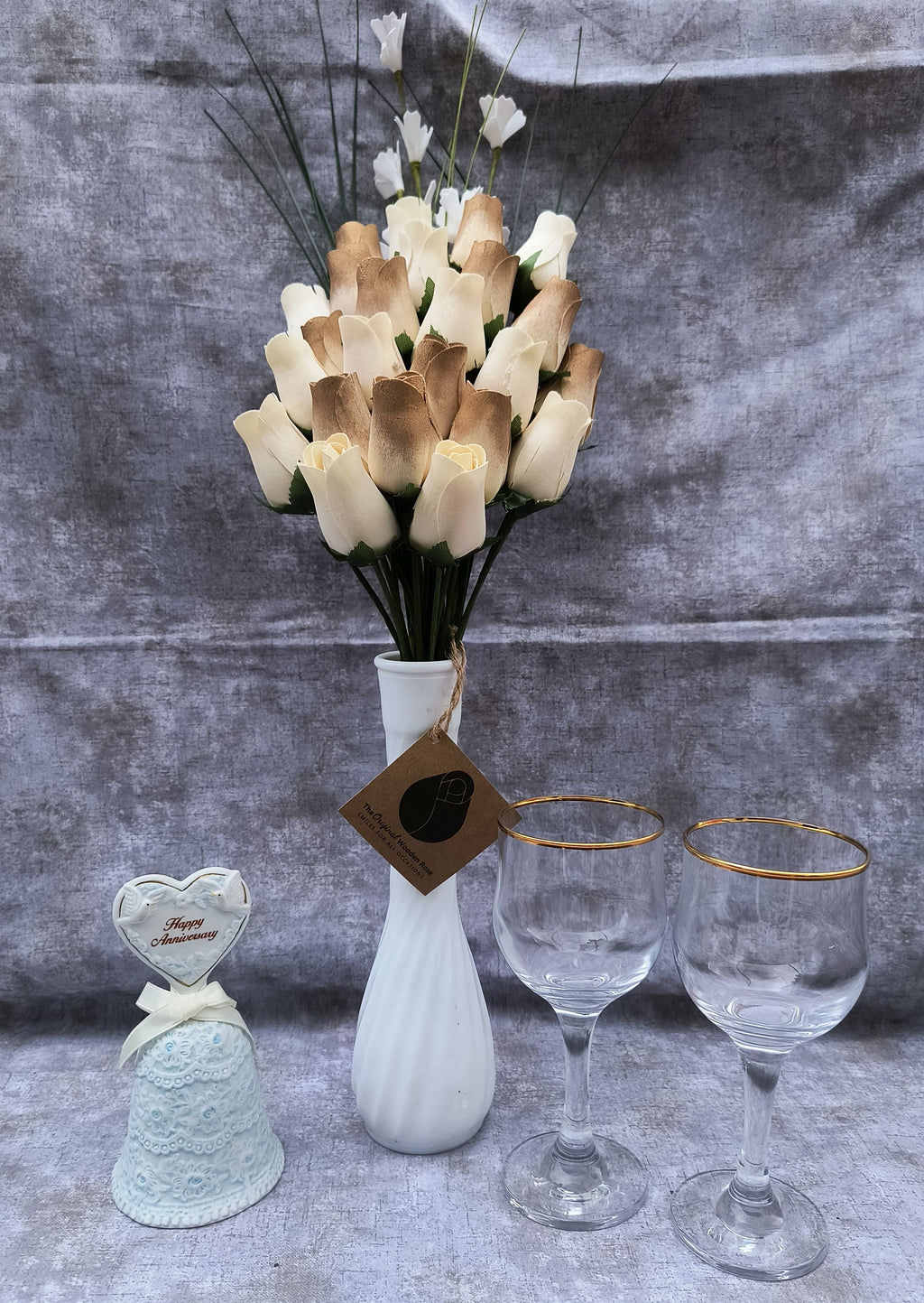 Wooden Rose Bouquet – Gold & White