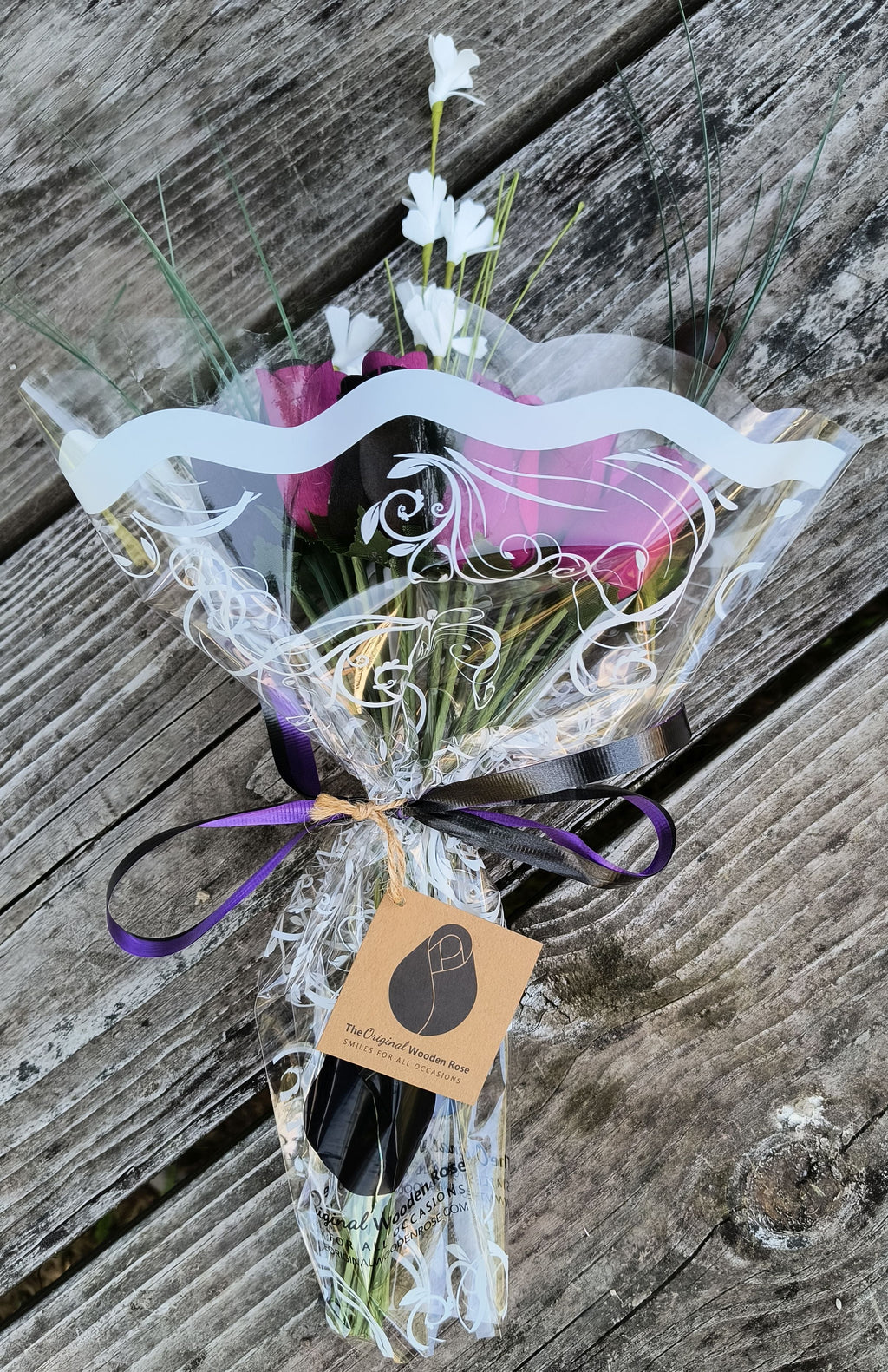 Wooden Rose Bouquet – Black & Violet