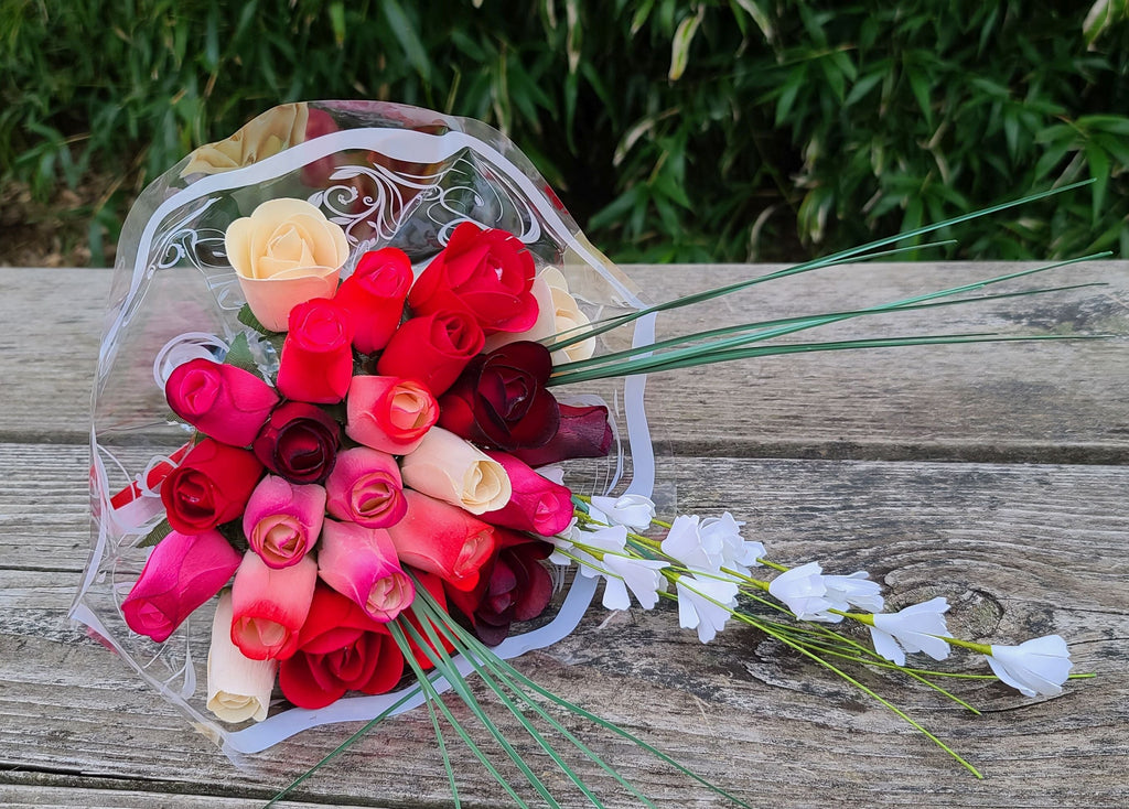 Deluxe Red Passion Wooden Rose Bouquet – Reds & White