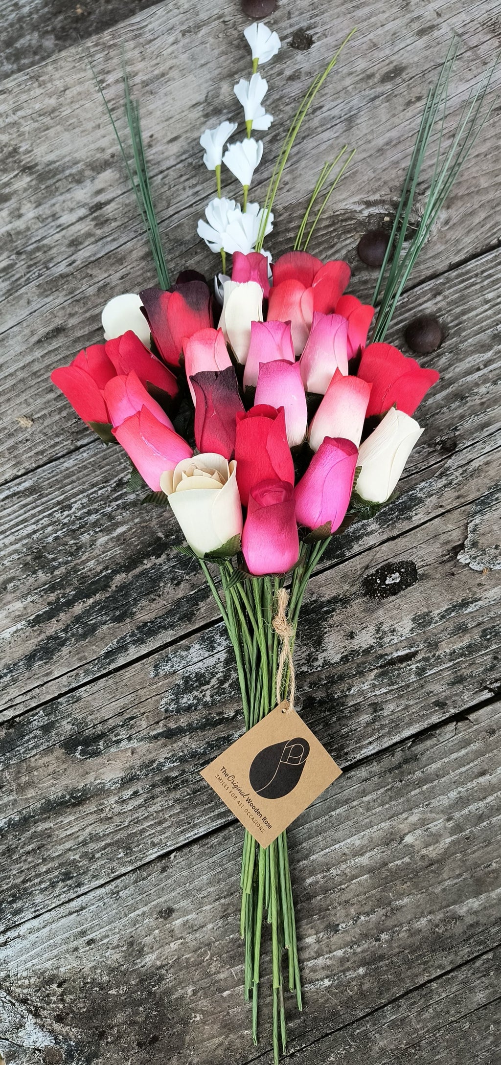 Deluxe Red Passion Wooden Rose Bouquet – Reds & White