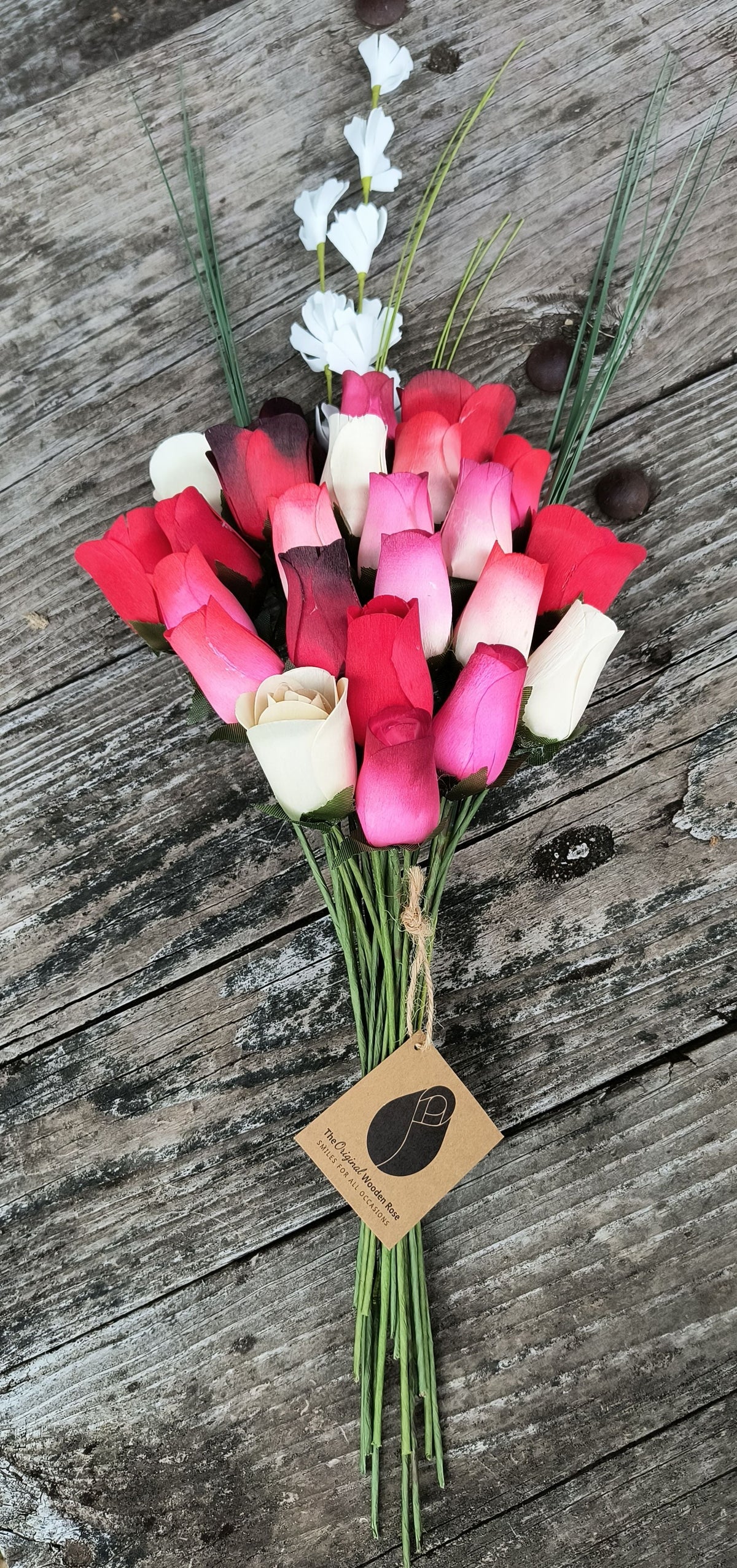 Deluxe Red Passion Wooden Rose Bouquet – Reds & White
