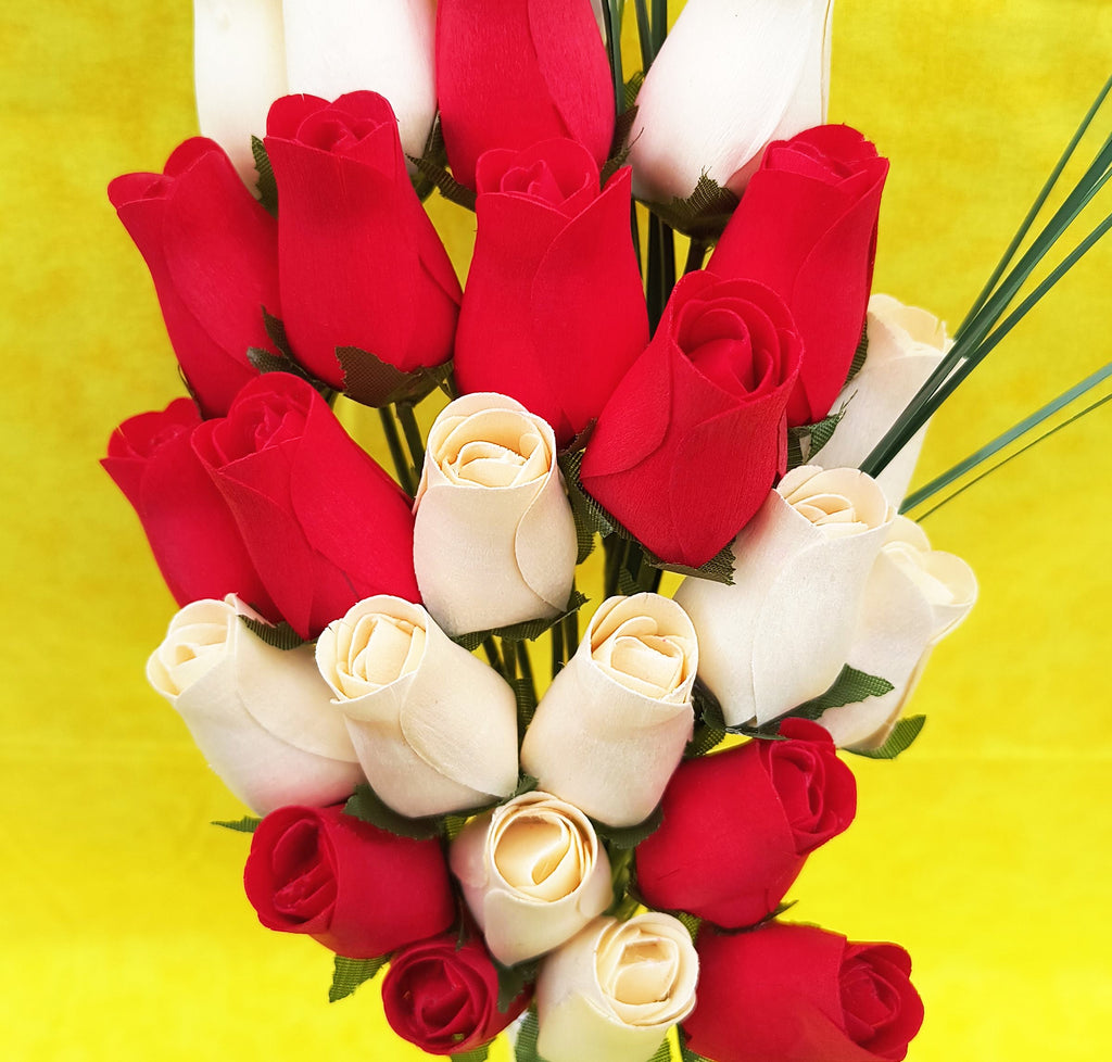 Wooden Rose Bouquet – Red & White