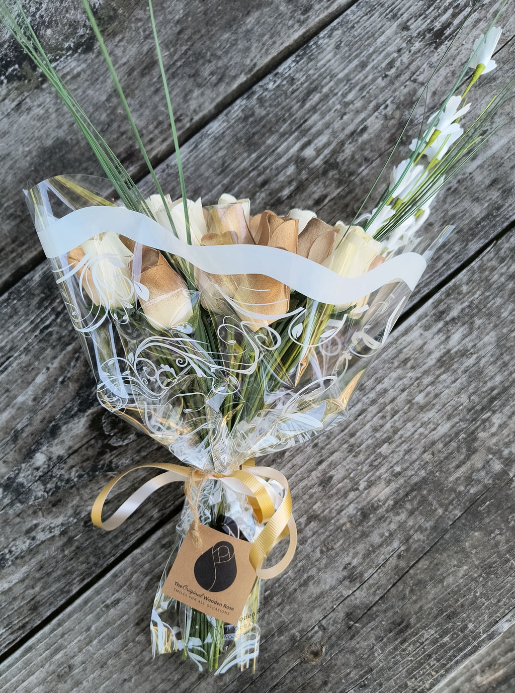 Wooden Rose Bouquet – Gold & White