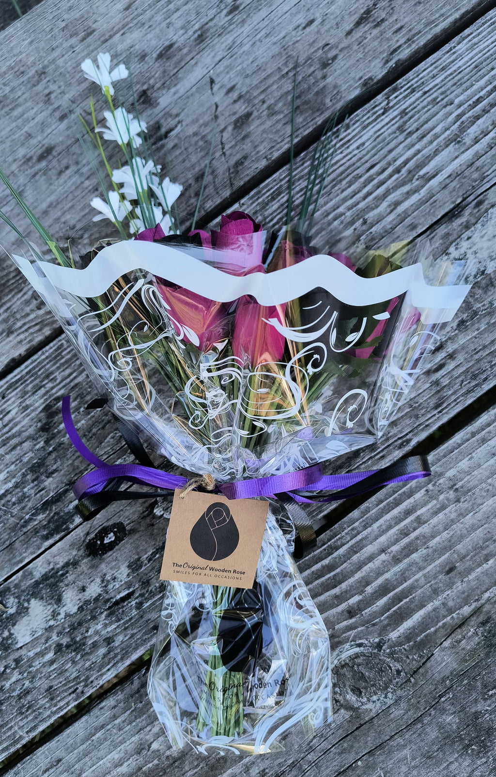 Wooden Rose Bouquet – Black & Violet