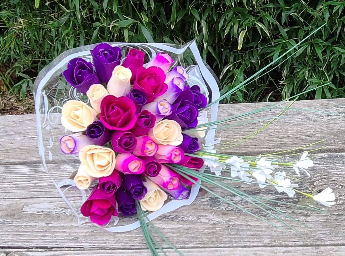 Deluxe Purple Dreams Wooden Rose Bouquet – Purples & White