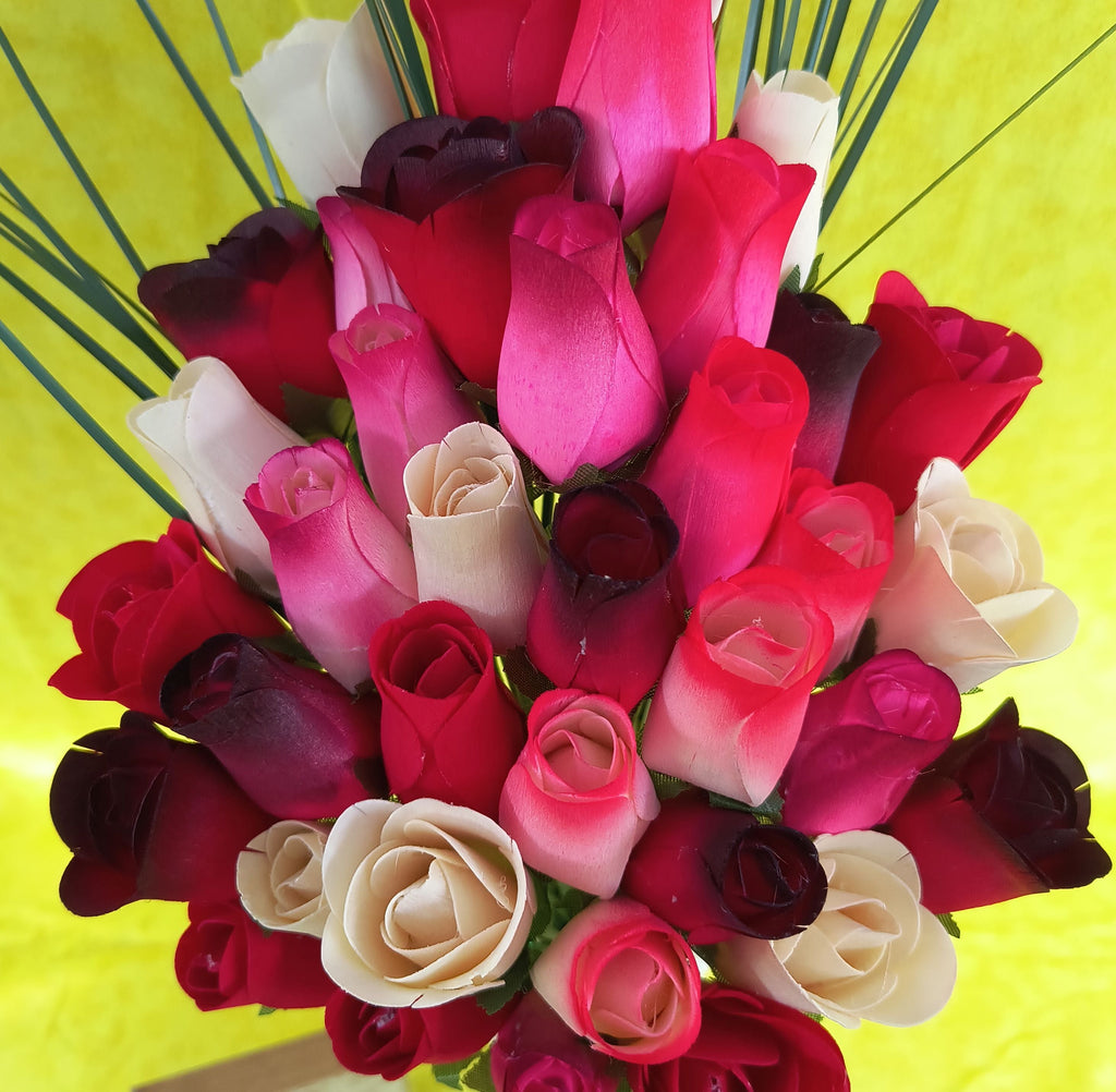 Deluxe Red Passion Wooden Rose Bouquet – Reds & White