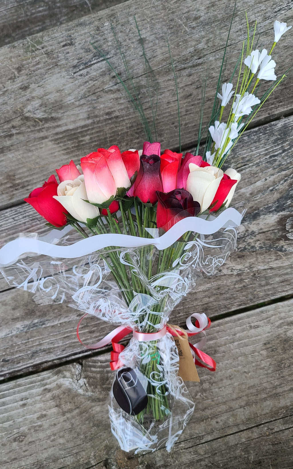 Deluxe Red Passion Wooden Rose Bouquet – Reds & White
