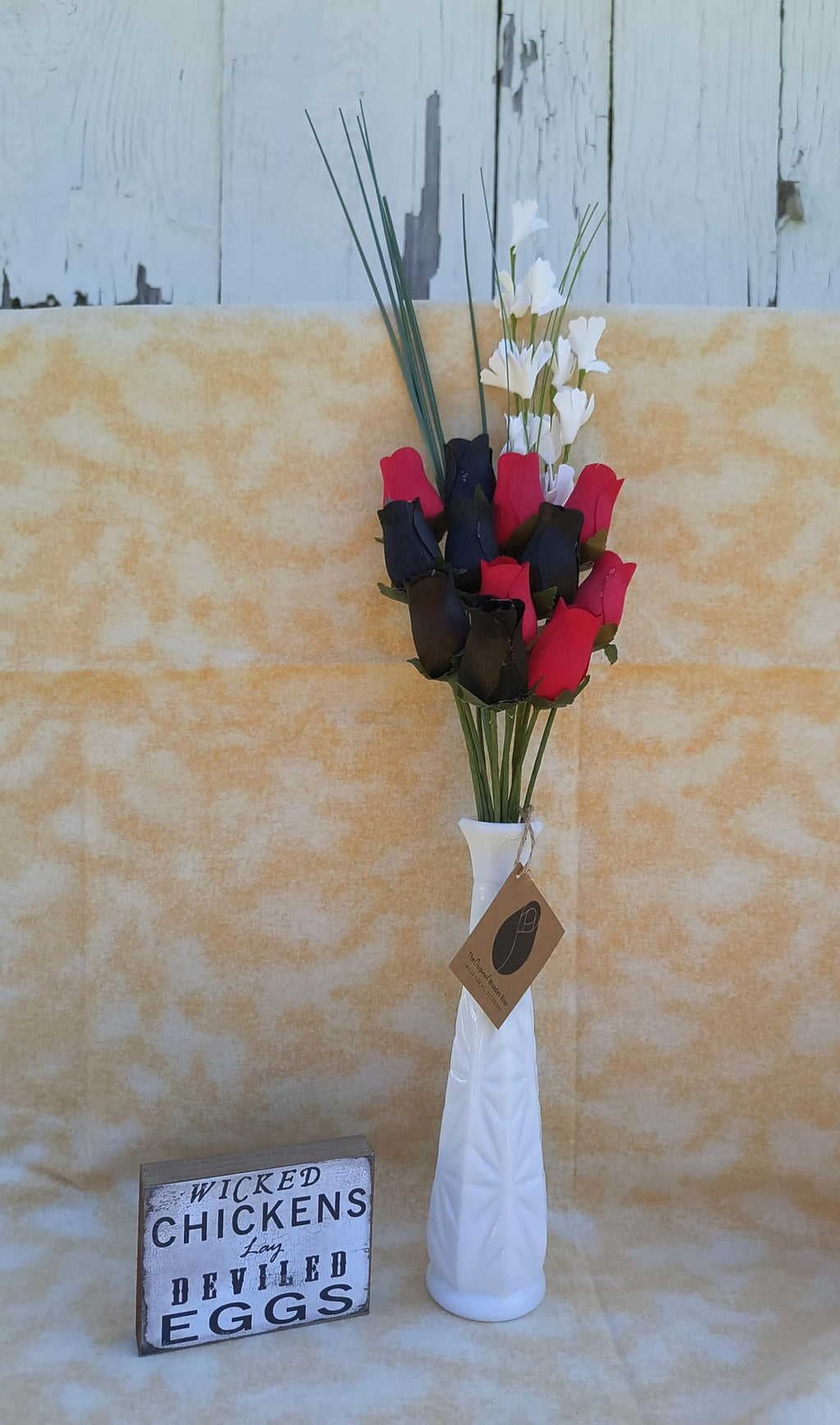 Everyday Wooden Rose Bouquet – Black & Red