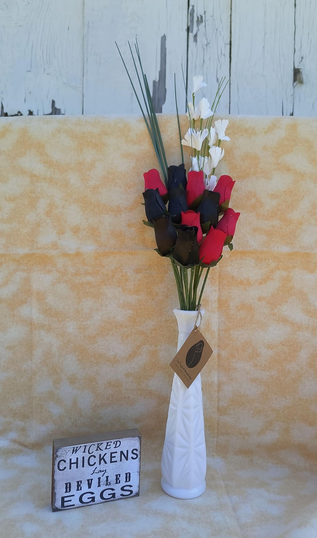 Everyday Wooden Rose Bouquet – Black & Red