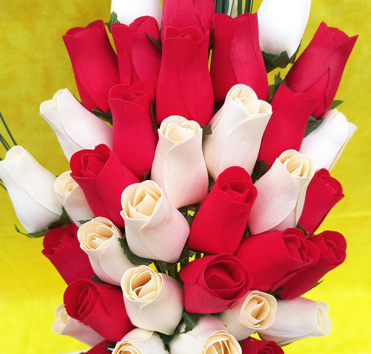 Wooden Rose Bouquet – Red & White