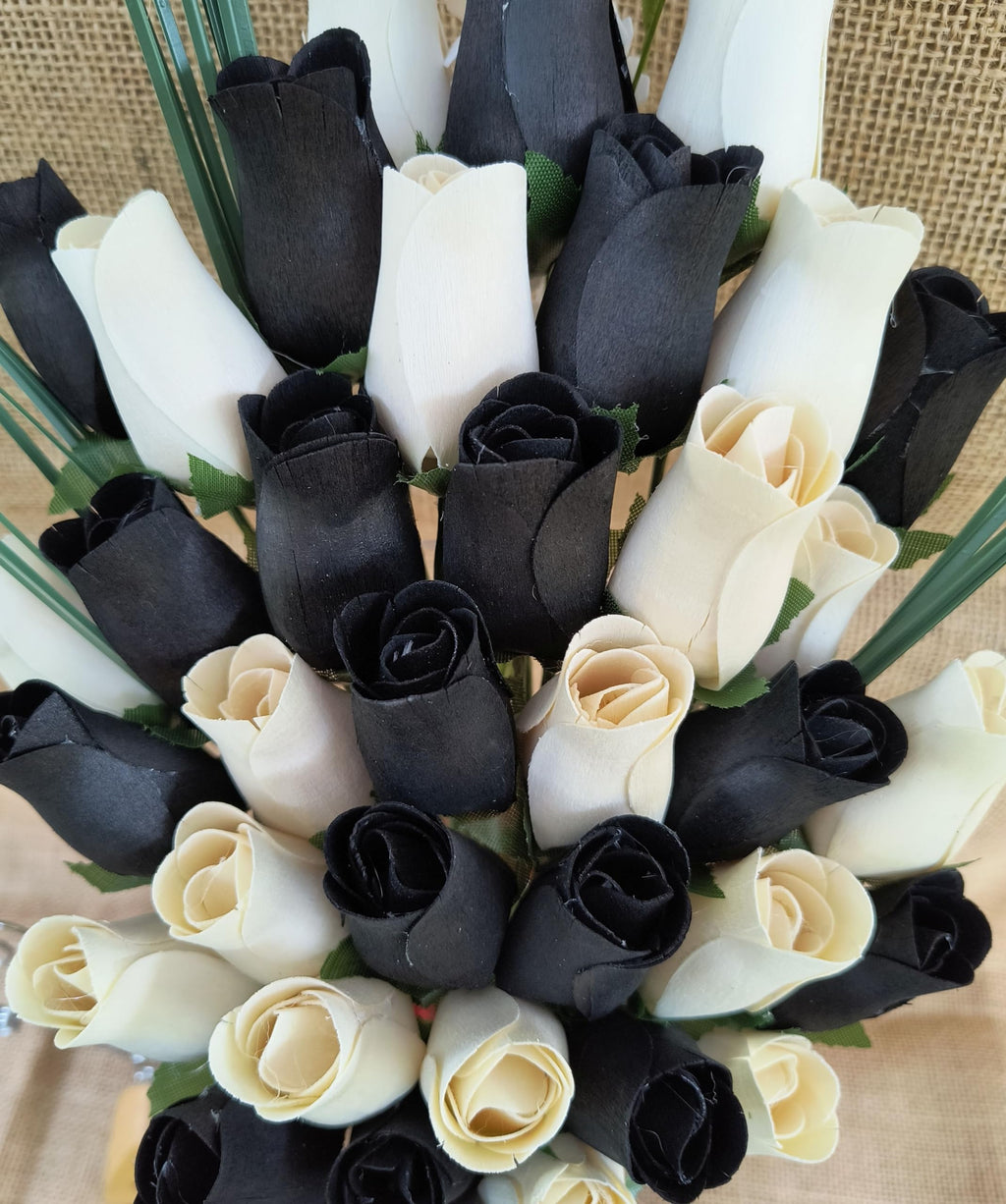 Everyday Wooden Rose Bouquet – Black & White