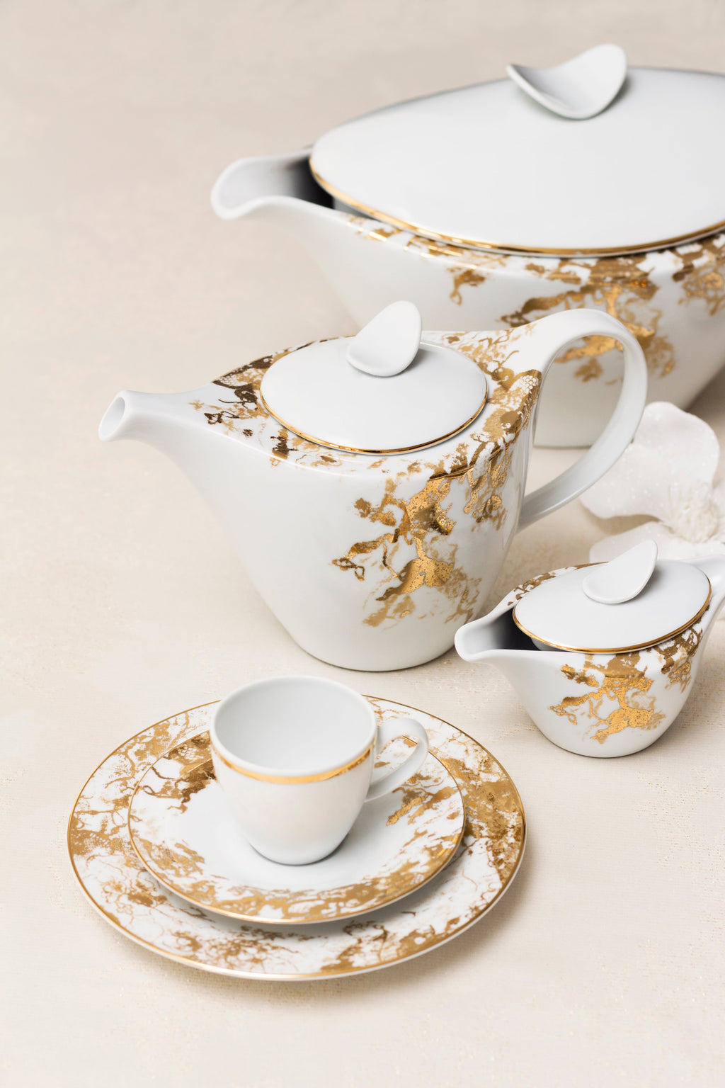 The Belle Époque Tea Service | Porcelain & Gold, Service for Four in