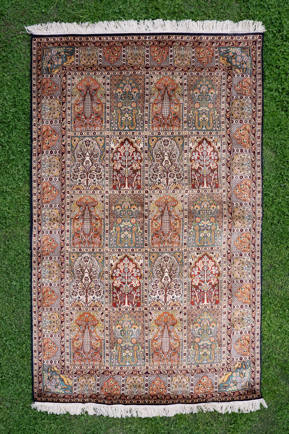 Royal Garden Panel Tapestry: Hand Knotted Mulberry silk 6ft * 4ft: